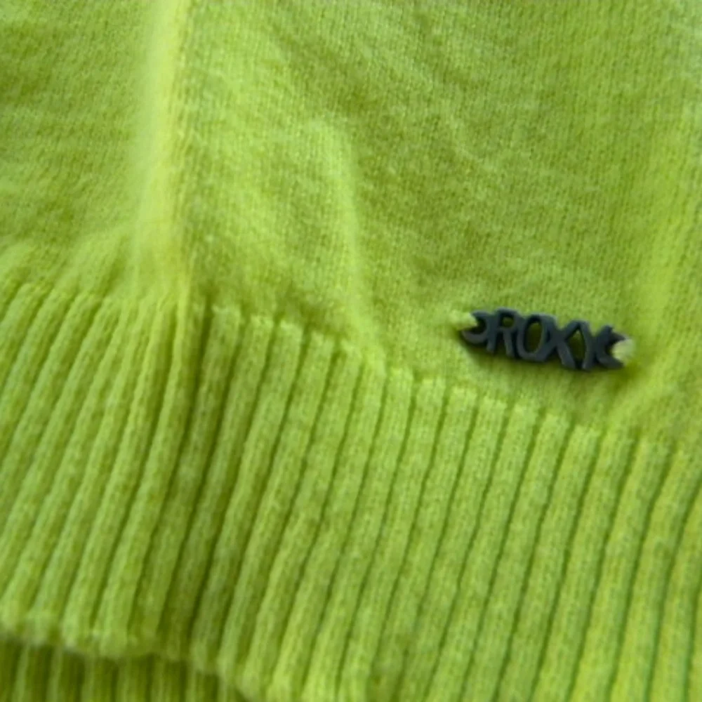 Roxy Cardigan - Picture 3 of 7